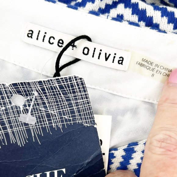 Geometric Patterned Blue and White Skirt - Picture 5 of 7